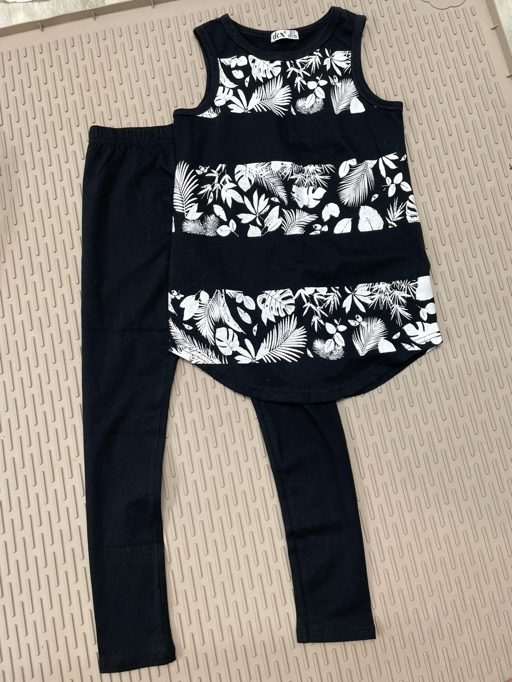 Dex Tropical Tank and Leggings Set Girls Small 7-8 Black White‎ Excellent Leaf